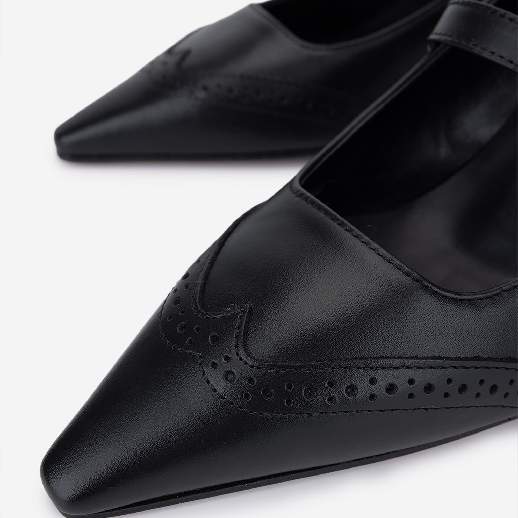 Valmenti Kadın Hakiki Deri Siyah Topuklu Ayakkabı