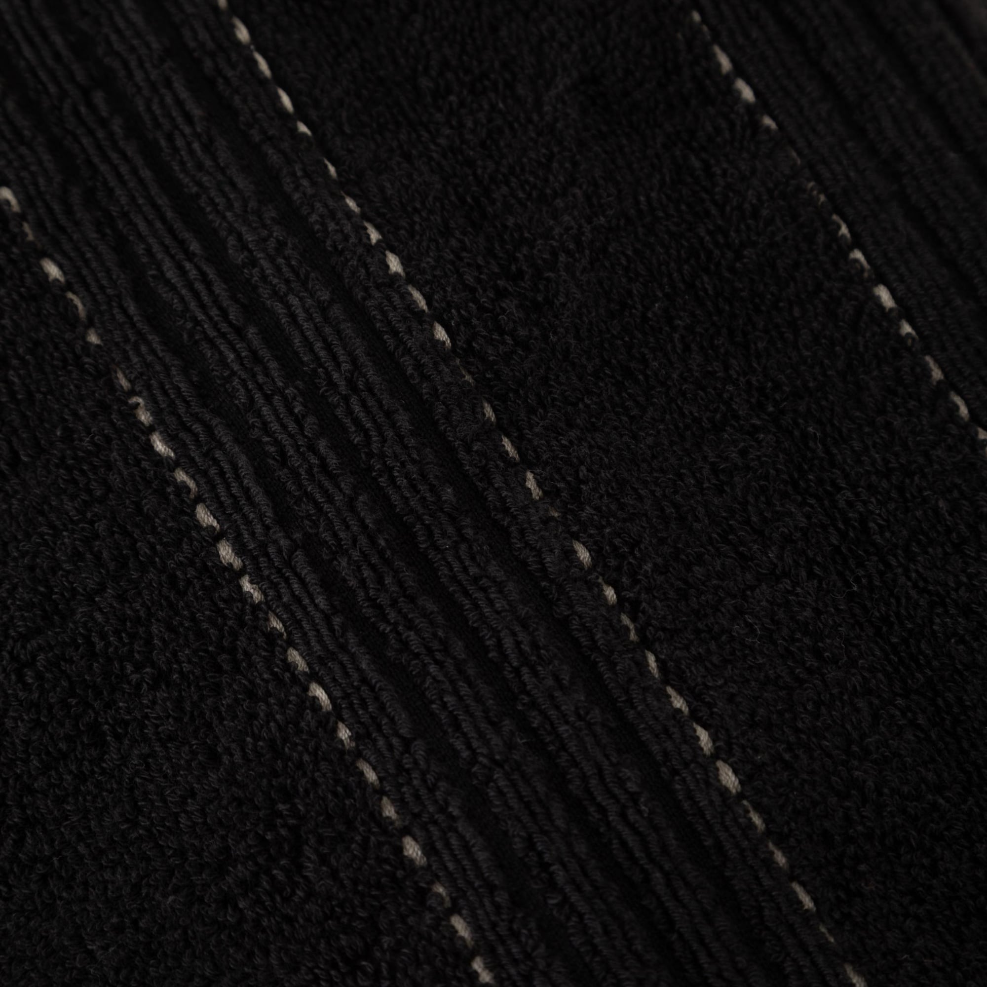 LINDA SİYAH PÜSKÜLLÜ YÜZ HAVLUSU 50X80