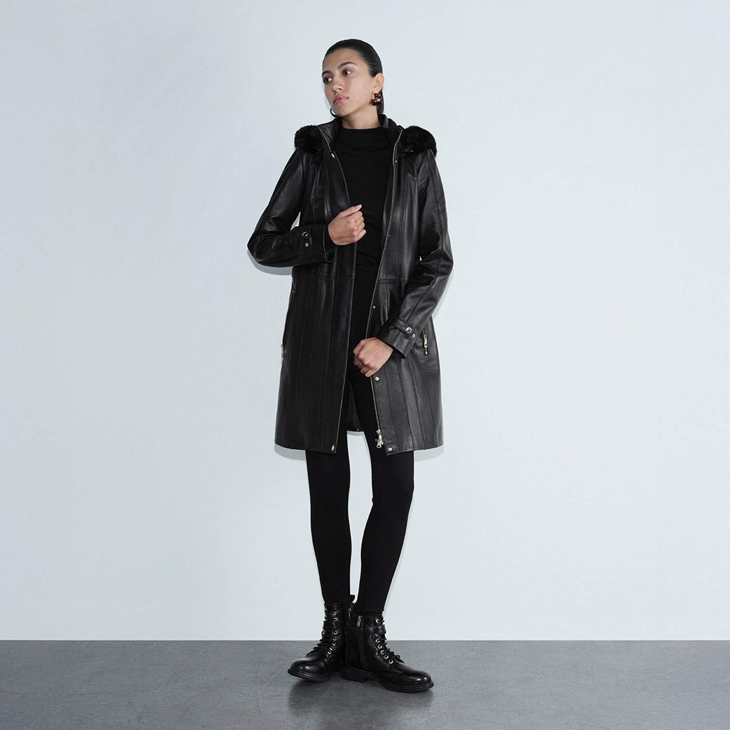  Kadın Siyah Hakim Yakalı Kapüşonlu Deri Kaban