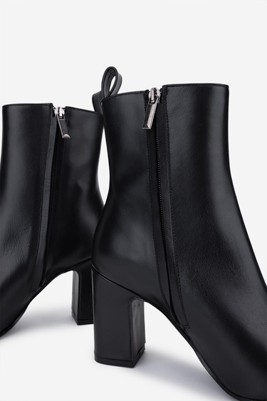  Valmenti Kadın Hakiki Deri Siyah Topuklu Bot