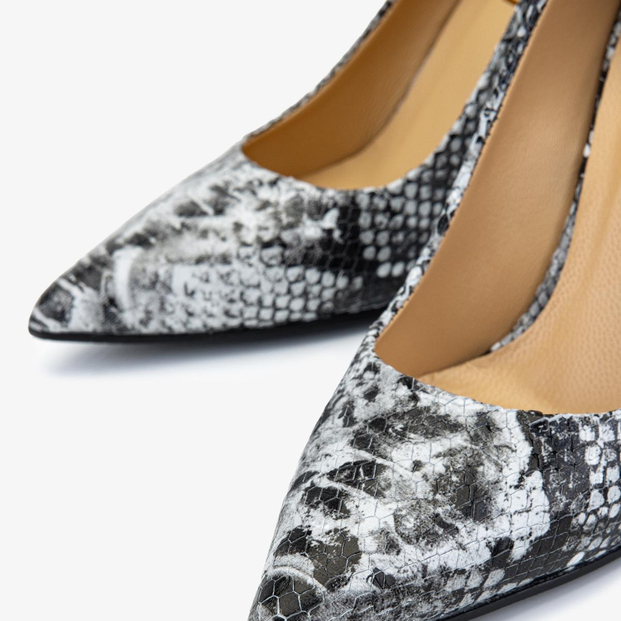 Valmenti Kadın Hakiki Deri Gri Topuklu Ayakkabı