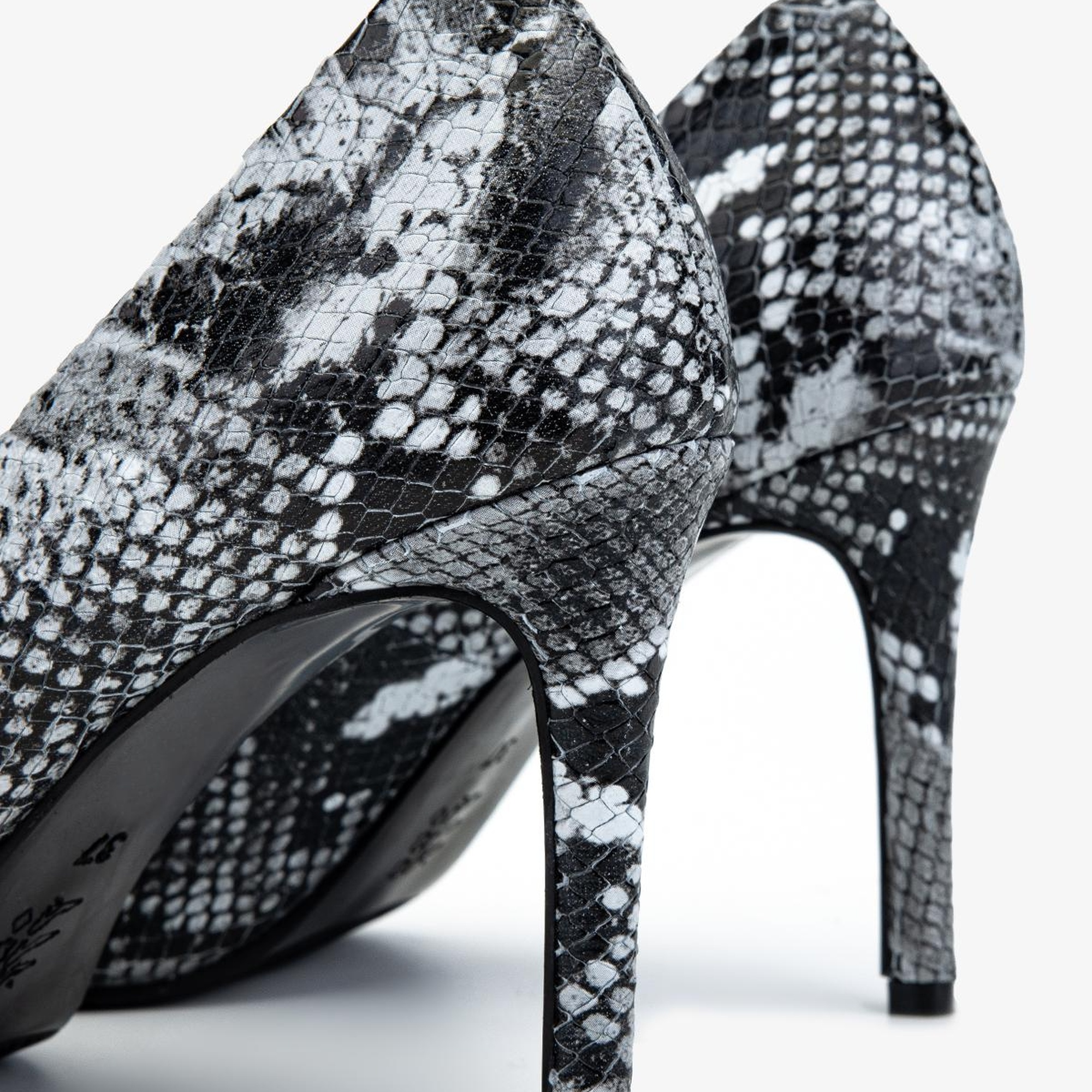 Valmenti Kadın Hakiki Deri Gri Topuklu Ayakkabı