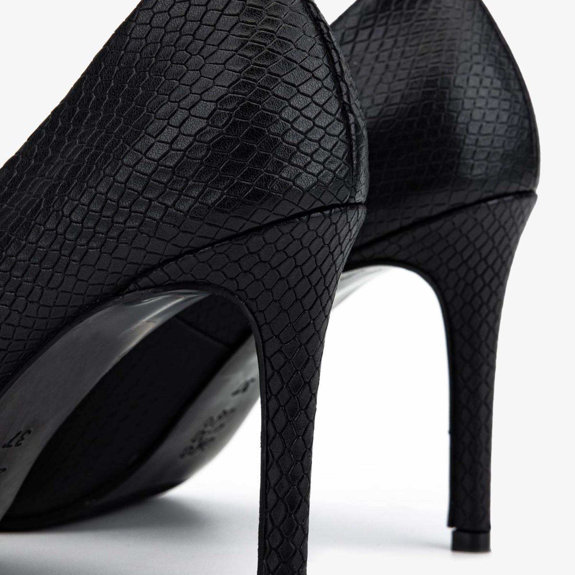 Valmenti Kadın Hakiki Deri Siyah Yılan Desen Topuklu Ayakkabı