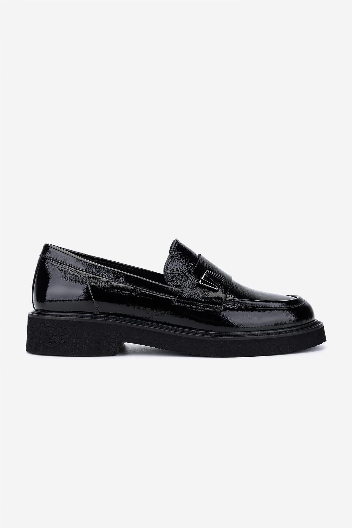  Valmenti Kadın Hakiki Deri Siyah Kırışık Rugan Loafer Ayakkabı