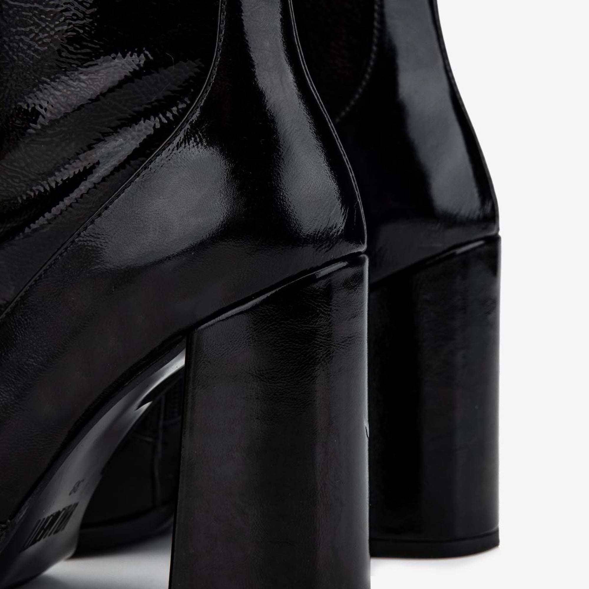 Valmenti Kadın Deri & Suni Siyah Rugan Topuklu Bot