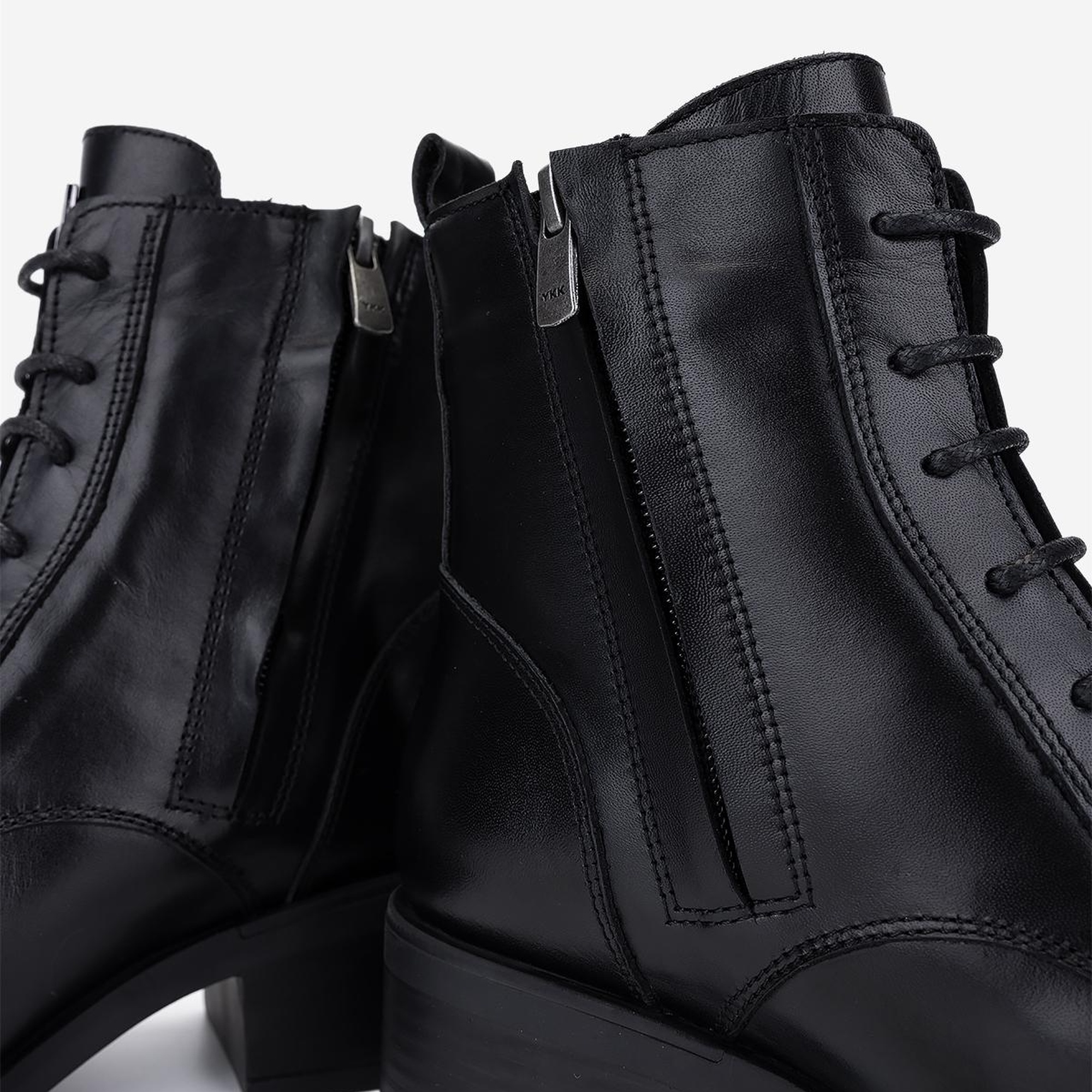 Valmenti Kadın Hakiki Deri Siyah Topuklu Bot