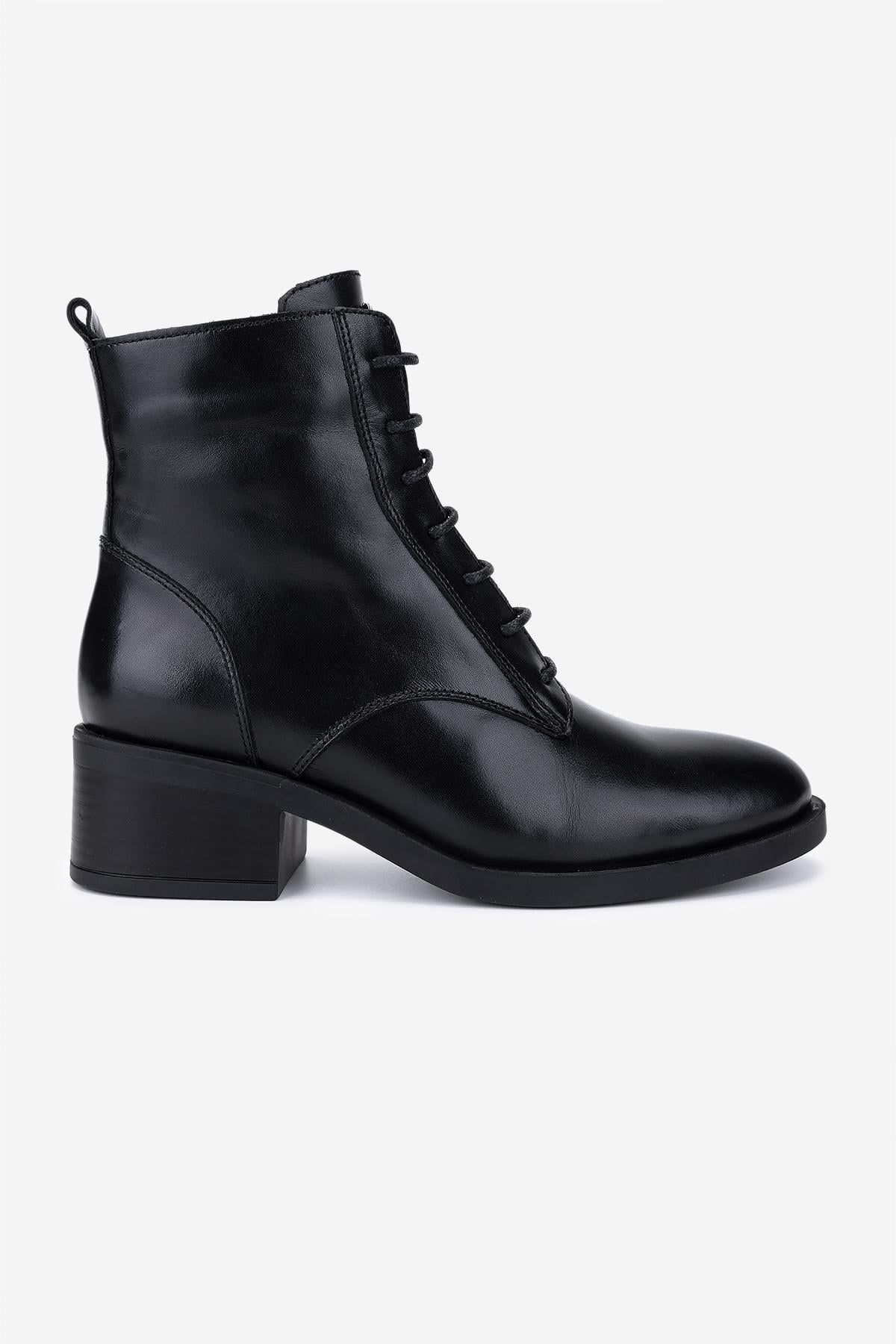  Valmenti Kadın Hakiki Deri Siyah Topuklu Bot