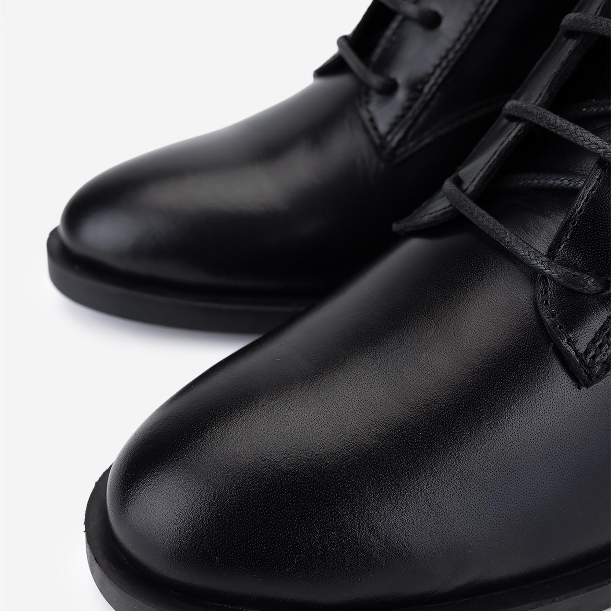 Valmenti Kadın Hakiki Deri Siyah Topuklu Bot