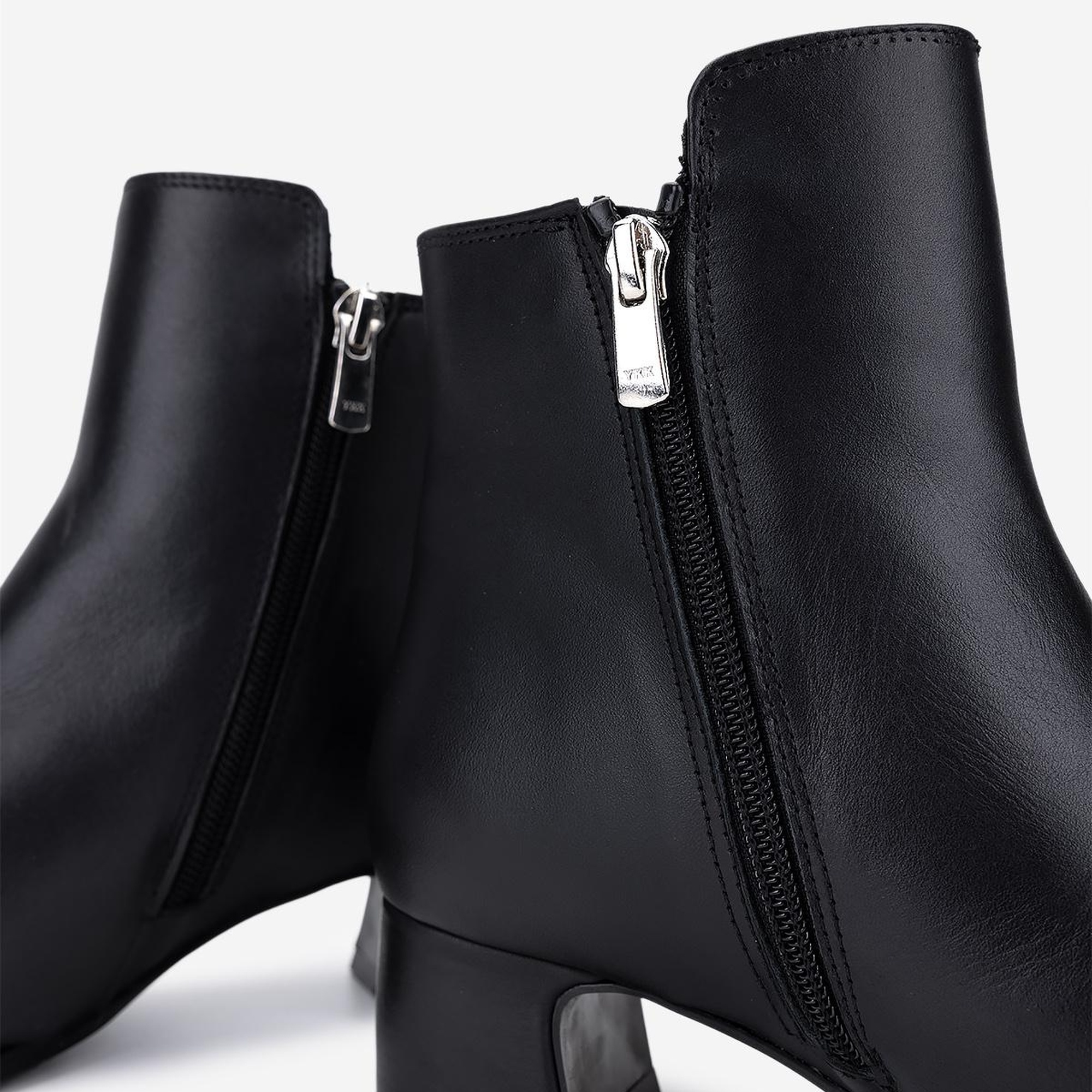 Valmenti Kadın Hakiki Deri Siyah Topuklu Bot