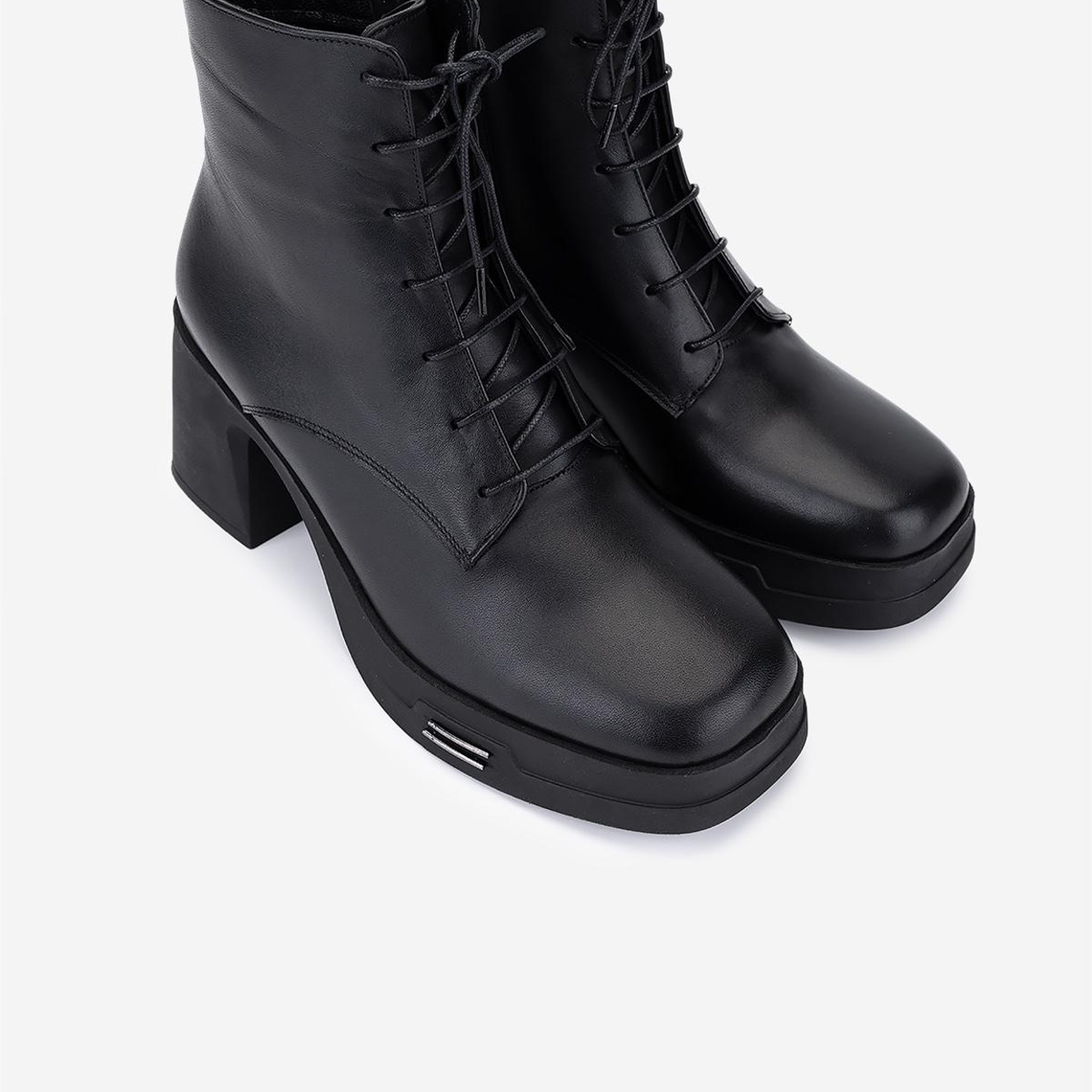 Valmenti Kadın Hakiki Deri Siyah Topuklu Bot