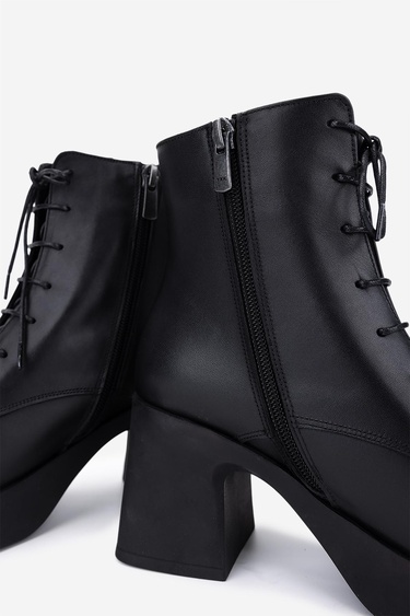  Valmenti Kadın Hakiki Deri Siyah Topuklu Bot