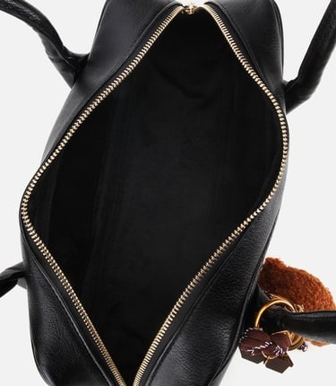  Kadın Siyah Charm Detaylı Omuz Çantası