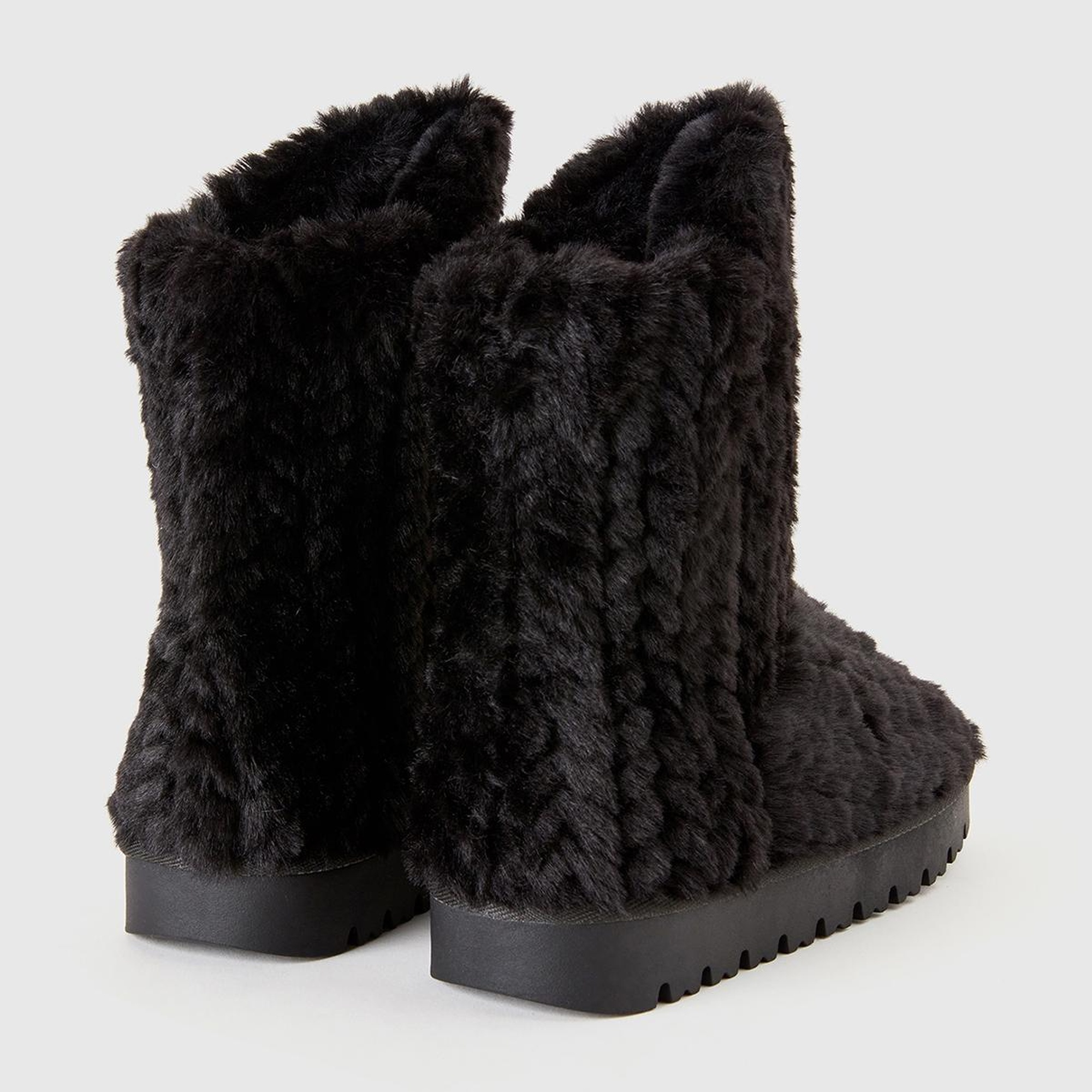 Kadın Siyah Kürklü Bot