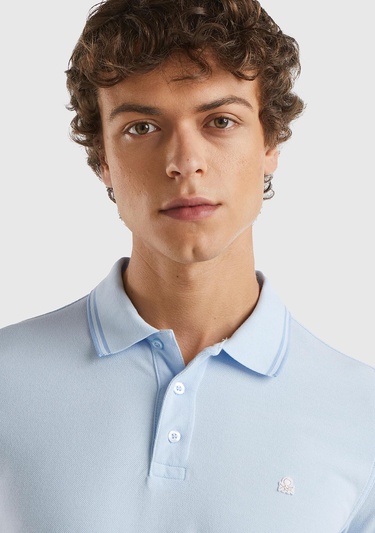  Erkek Açık Mavi %100 Pamuk Göğsü Logo İşlemeli Kontrast Çizgili Polo T-Shirt