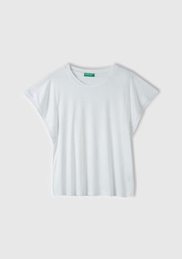  Kadın Beyaz %100 Viskoz Kolları Fırfır Detaylı Geniş Yaka T-Shirt