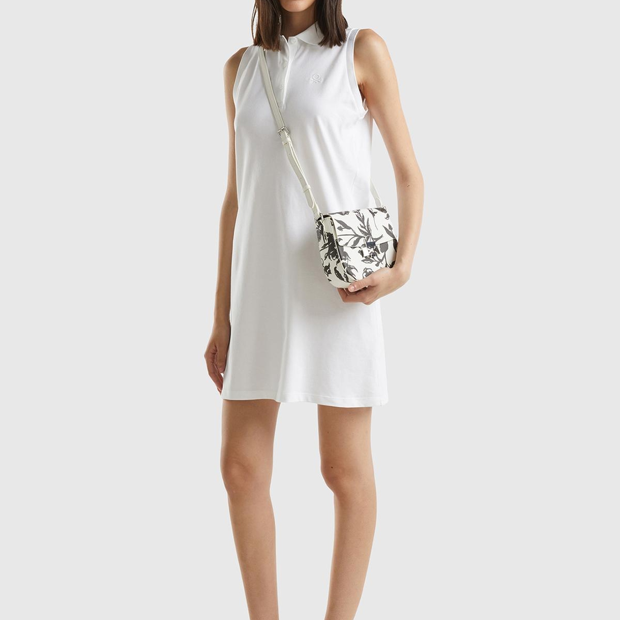 Kadın Beyaz Pamuk Karışımlı Göğsü Logo İşlemeli Düğmeli Polo Yaka Elbise