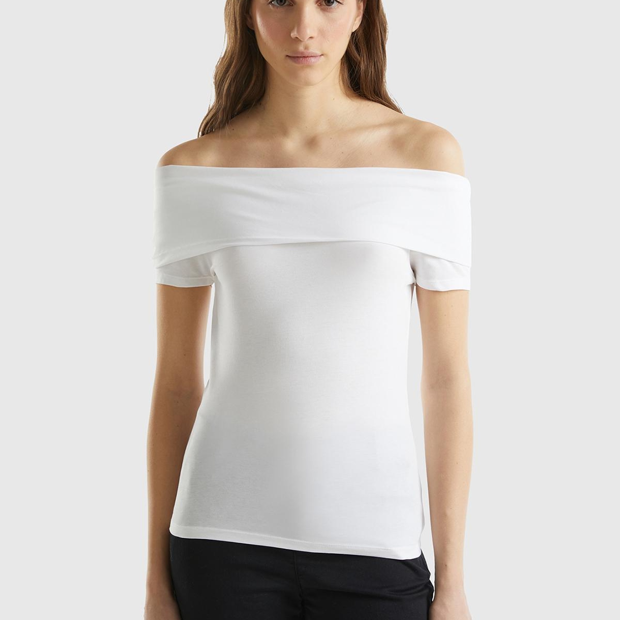 Kadın Beyaz Pamuk Karışımlı Beli Daralan Kısa Kollu Şal Yaka T-shirt