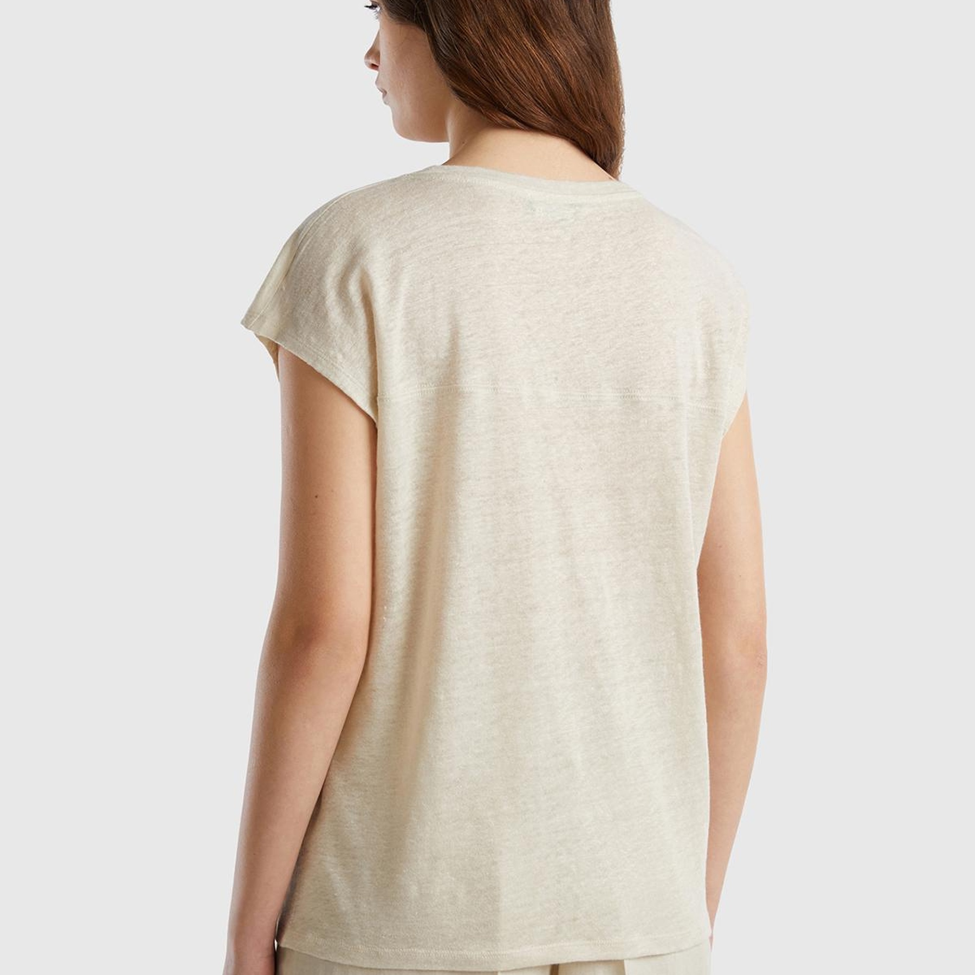 Kadın Bej %100 Keten Rahat Kalıp Derin V Yaka Kolsuz T-Shirt