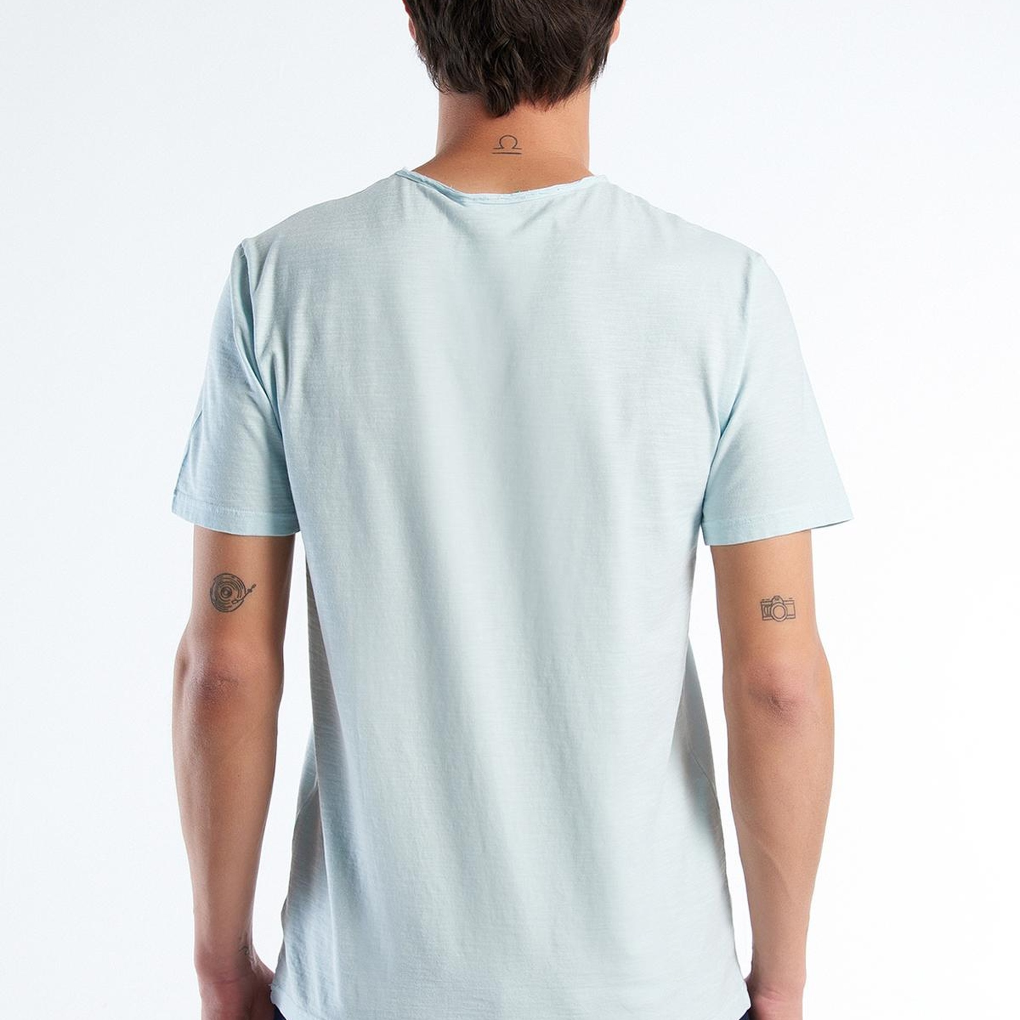 Erkek Uçuk Mavi V Yaka Slub T-shirt