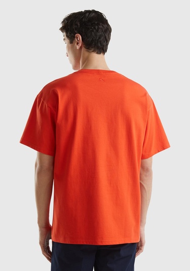  Erkek Nar Çiçeği %100 Pamuk Arkası Logo İşlemeli Omzu Dikiş Detaylı T-Shirt