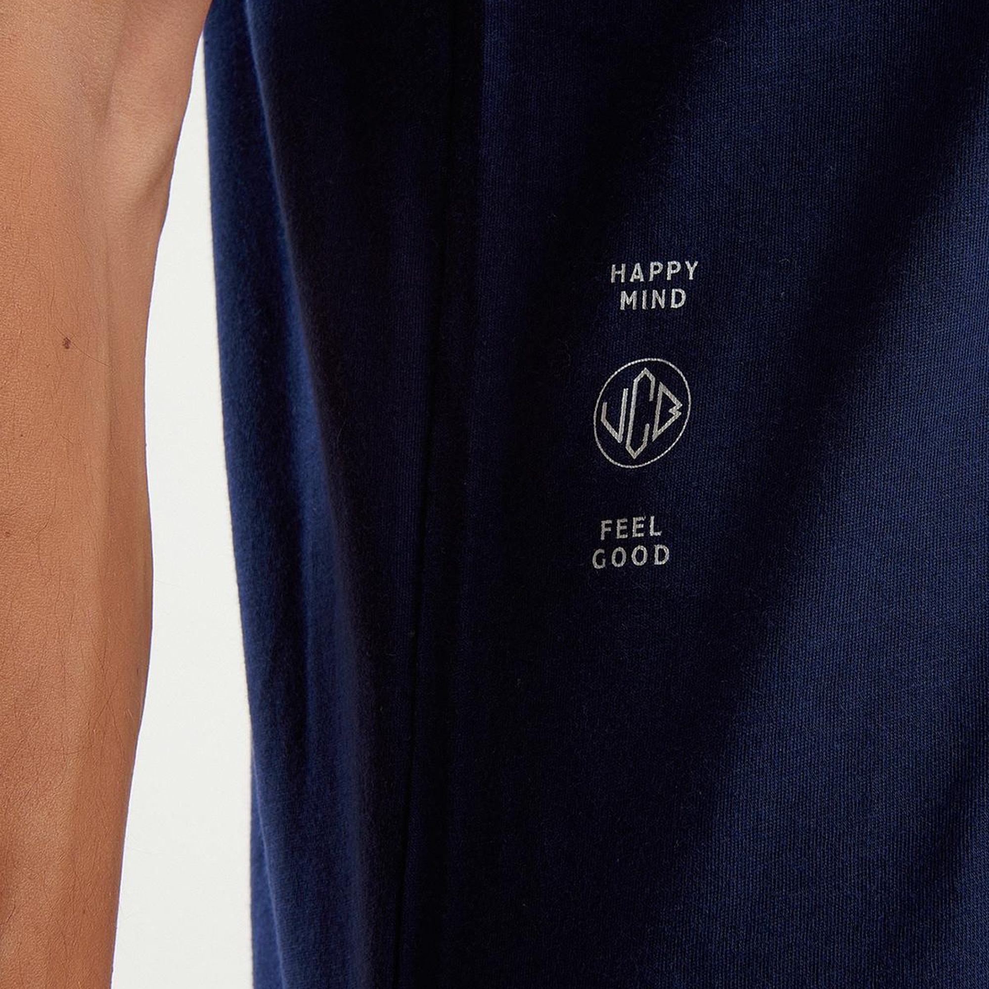 Erkek Koyu Lacivert %100 Pamuk Önü Fotoğraf Baskılı Dekoratif Dikişli T-Shirt