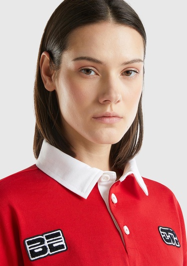  Kadın Kırmızı %100 Pamuk Logo Baskılı Renk Bloklu Polo Yaka Crop Sweatshirt