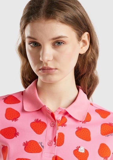  Kadın Pembe-Kırmızı Streç Pamuklu Göğsü Logo İşlemeli Tamamı Desenli Polo T-Shirt