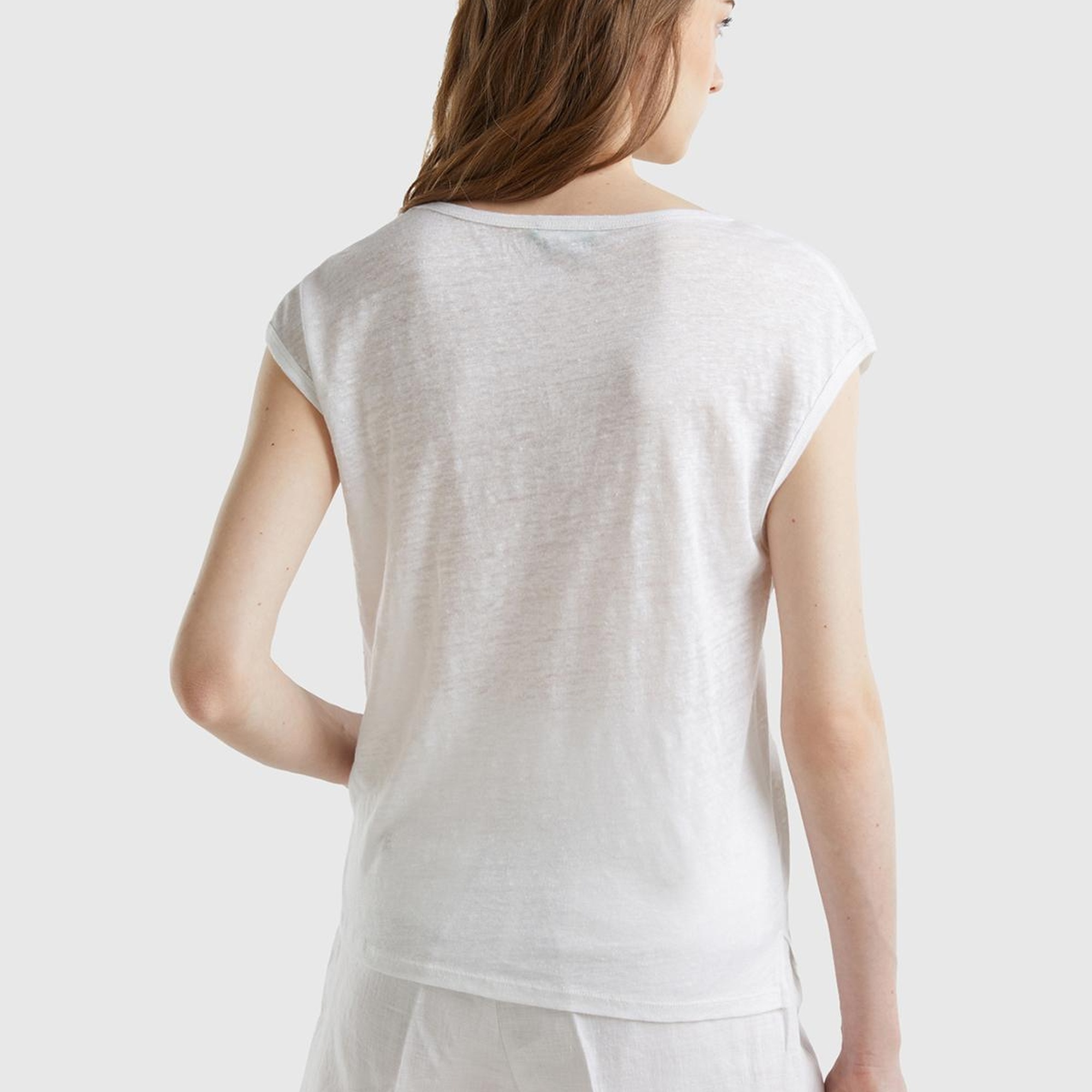 Kadın Beyaz %100 Keten Rahat Kalıp Geniş Bisiklet Yaka Kolsuz T-Shirt