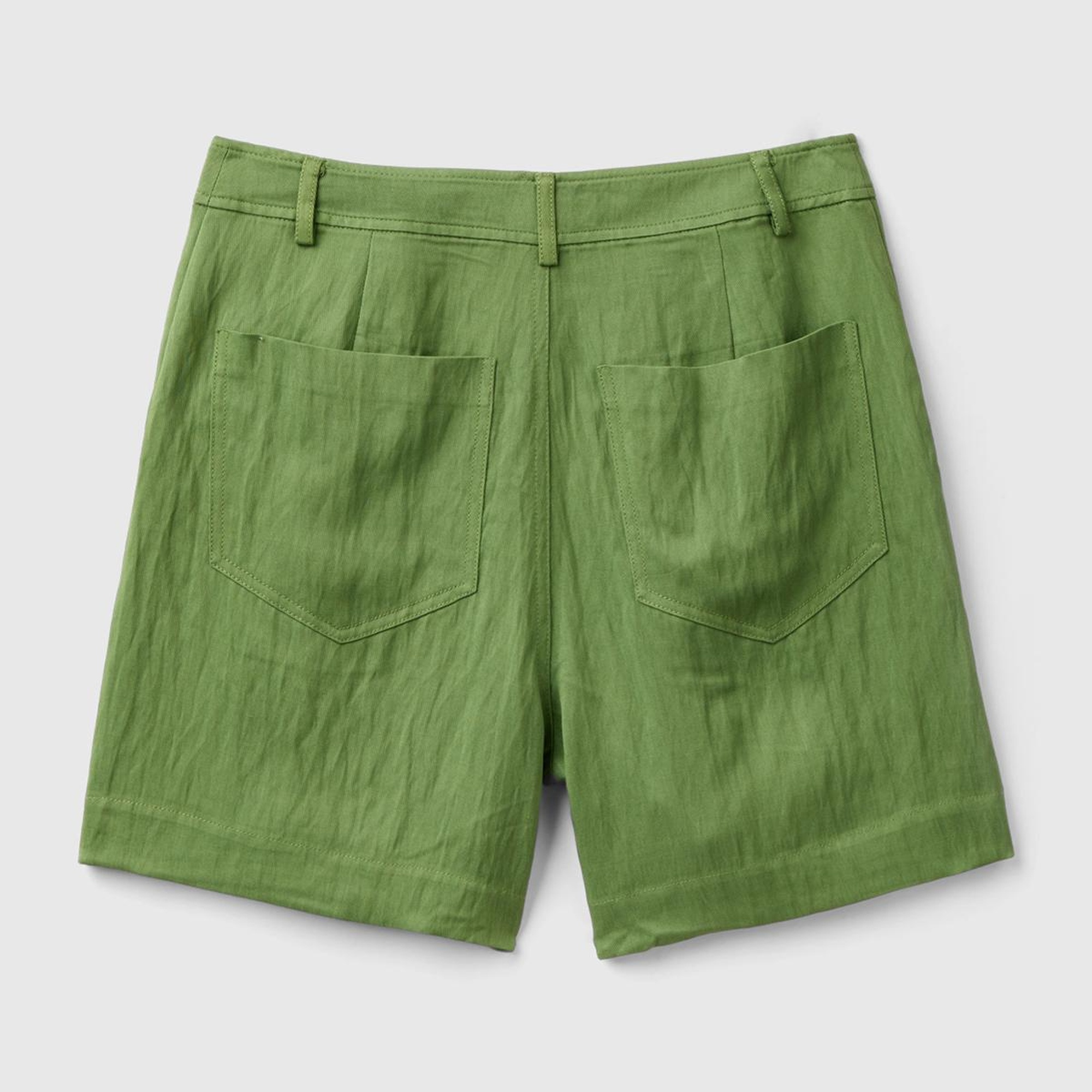 Kadın Soluk Yeşil Liyosel Karışımlı Yama Cepli Kemer Delikli Şort