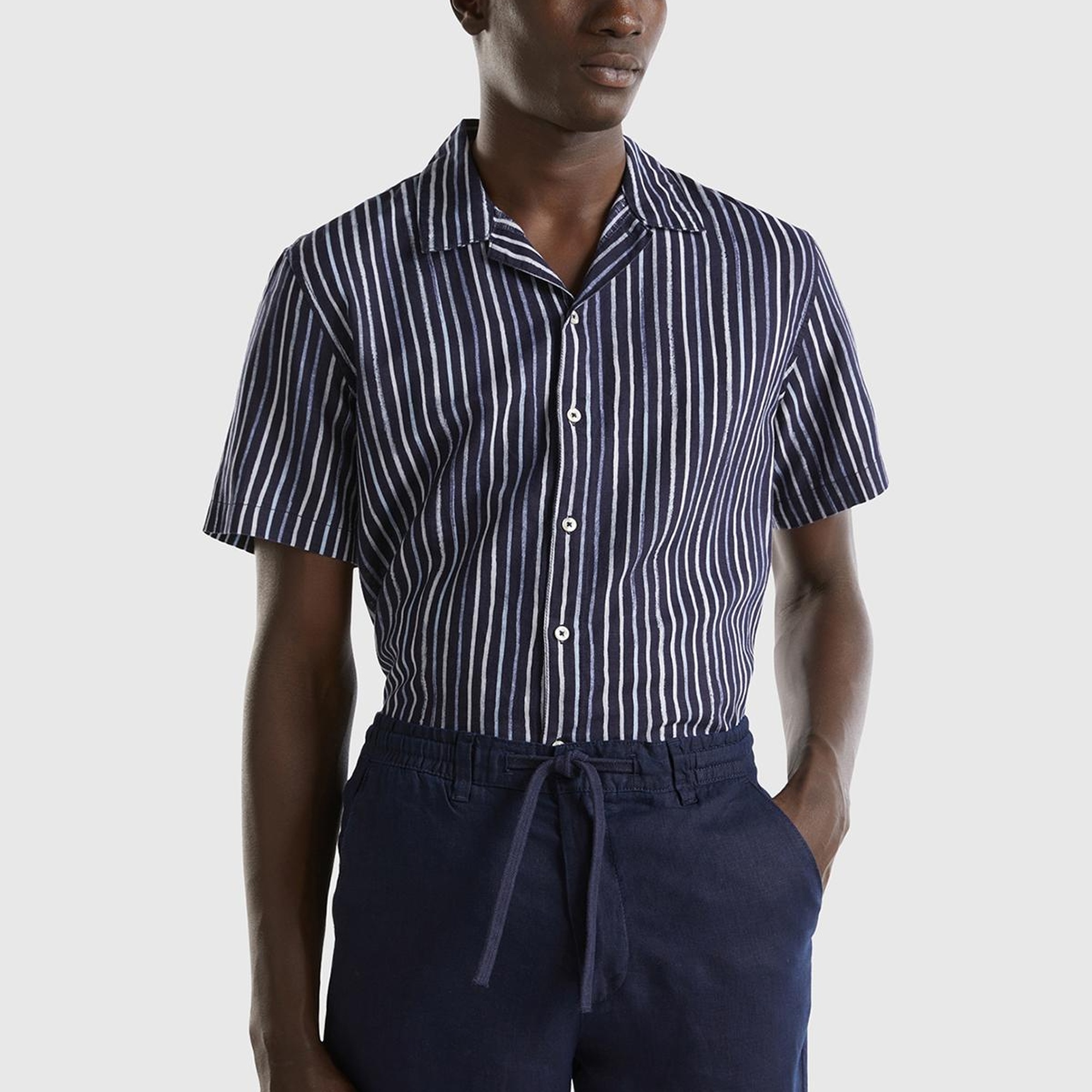 Erkek Koyu Mavi Keten Karışımlı Desenli Kısa Kollu Gömlek