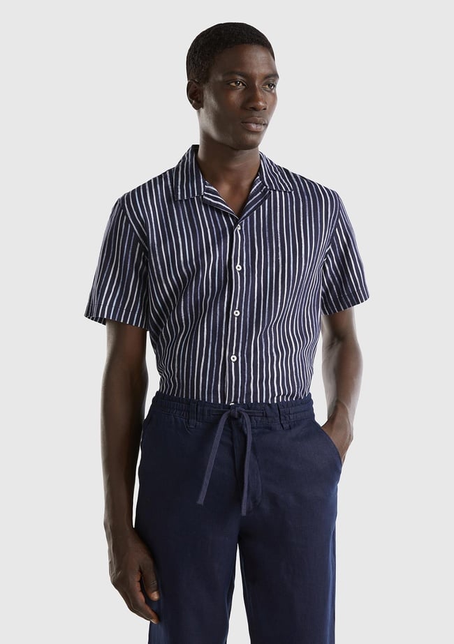  Erkek Koyu Mavi Keten Karışımlı Desenli Kısa Kollu Gömlek