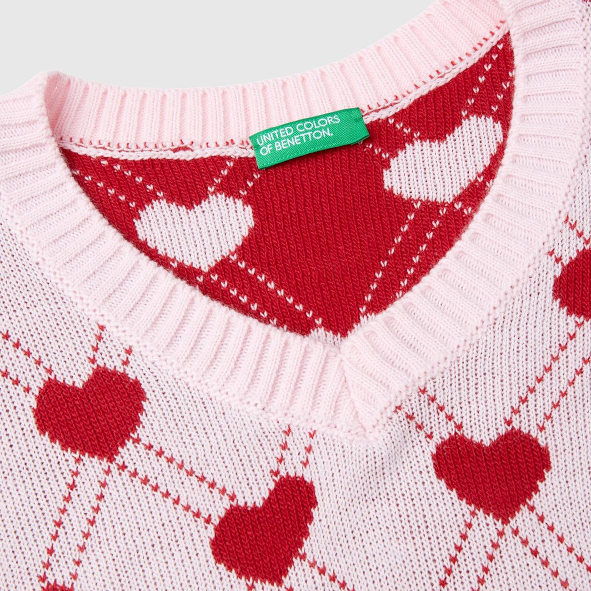 Kız Çocuk Açık Pembe Tamamı Kalp Desenli Kolsuz V Yaka Süveter