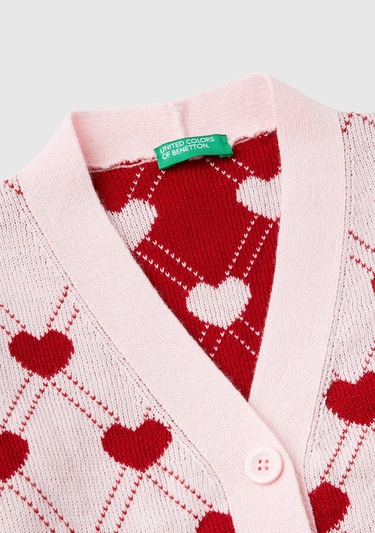  Kız Çocuk Açık Pembe Tamamı Kalp Desenli 4 Düğmeli V Yaka Hırka