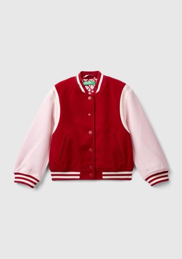  Kız Çocuk Kırmızı Arkası Logo Detaylı Kontrast Renkli Kalpli Düğmeli Bomber Ceket
