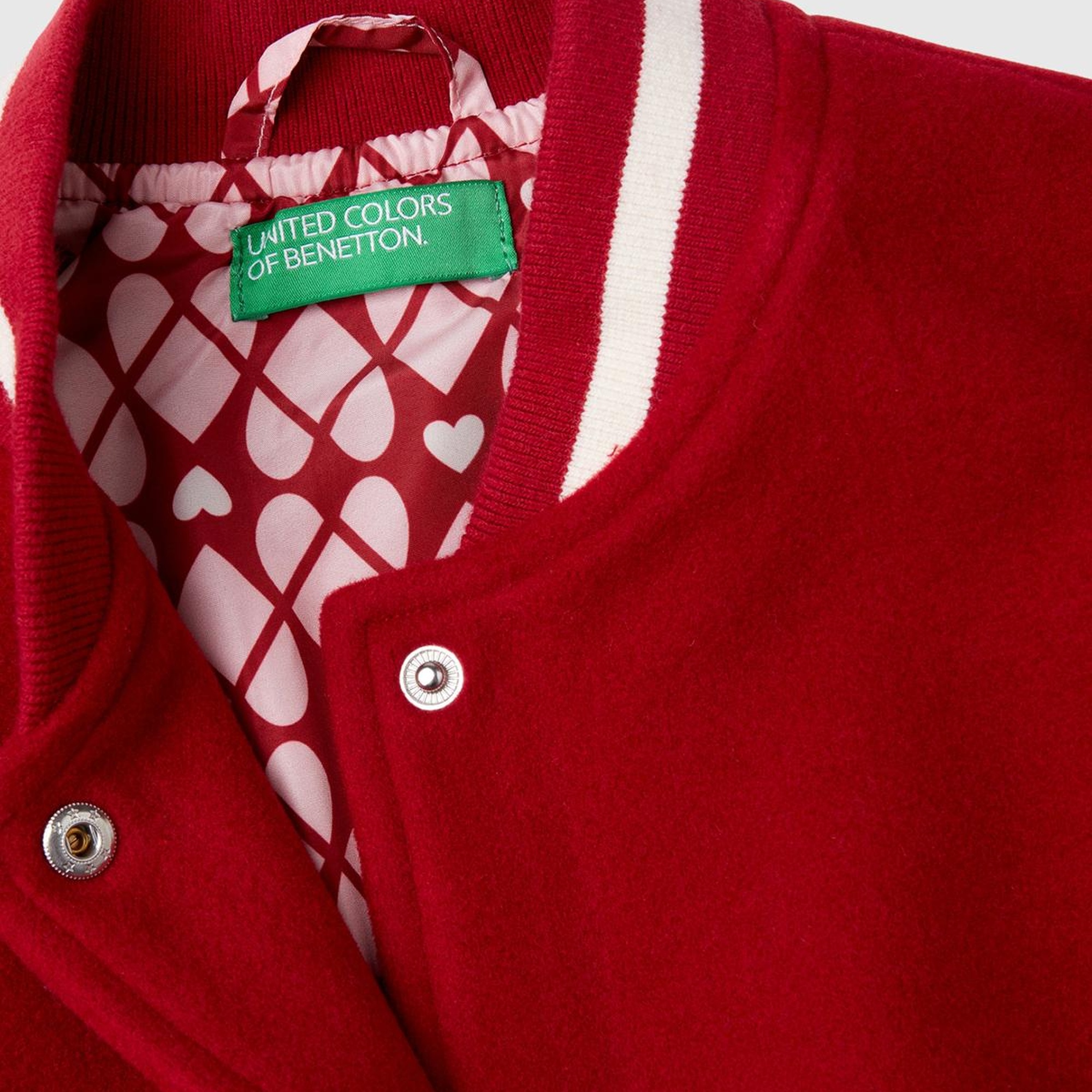 Kız Çocuk Kırmızı Arkası Logo Detaylı Kontrast Renkli Kalpli Düğmeli Bomber Ceket