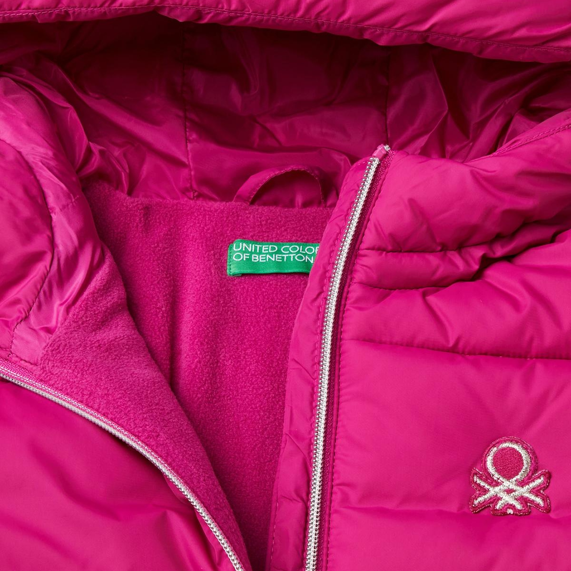 Kız Çocuk Fuşya Sol Göğsü Logo İşlemeli Cepli Kapüşonlu Yüksek Yaka Mont