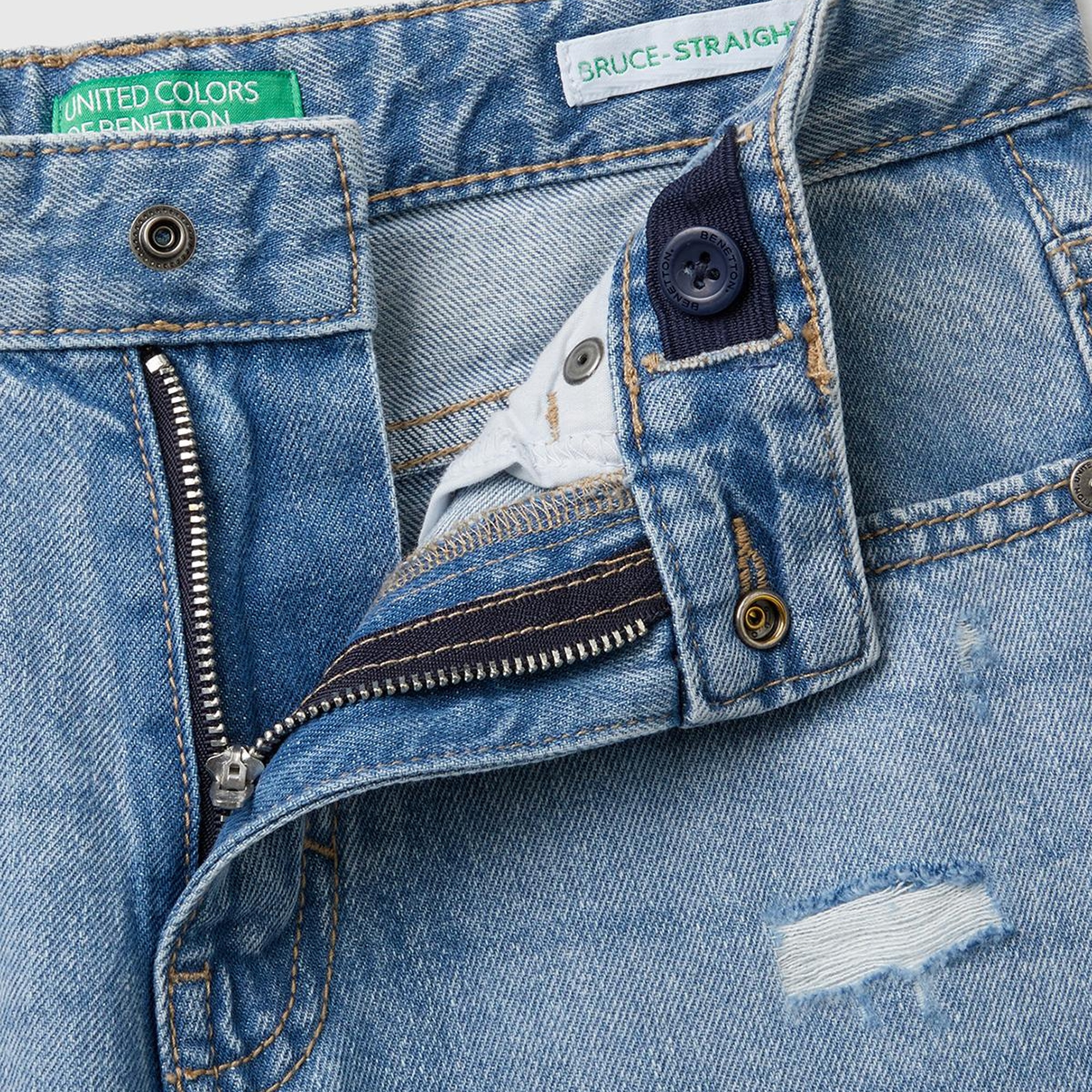 Erkek Çocuk Açık Denim Yırtıklı Eskitilmiş Efektli Straight Fit Denim Pantolon