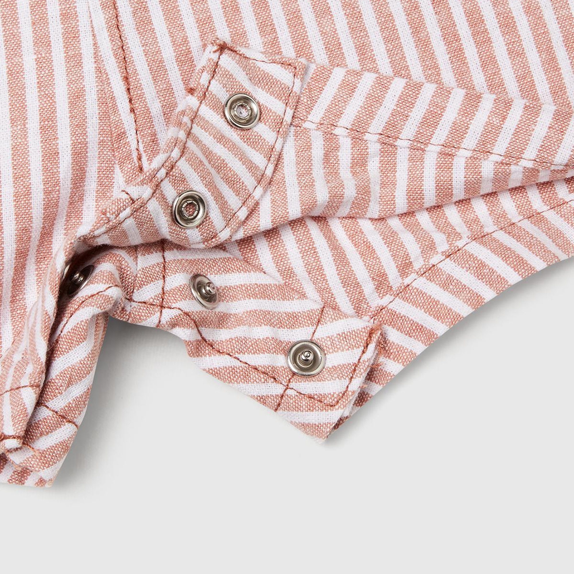 Bebek Bej Çizgili Logo Detaylı Cepli Yanları Gizli Çıtçıtlı Kısa Tulum