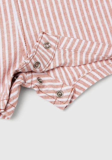  Bebek Bej Çizgili Logo Detaylı Cepli Yanları Gizli Çıtçıtlı Kısa Tulum