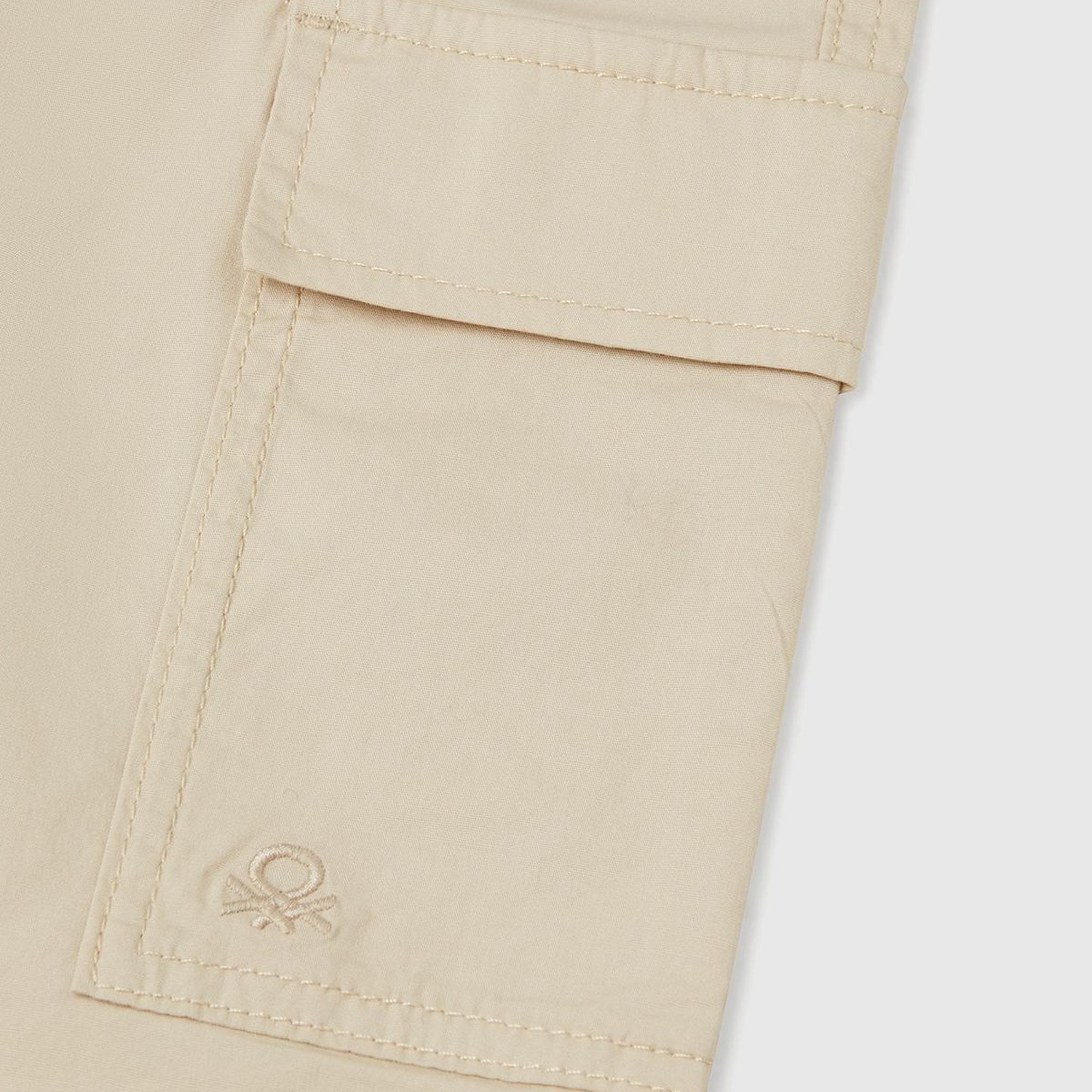 Erkek Çocuk Ekru Logo Detaylı Paraşüt Pantolon