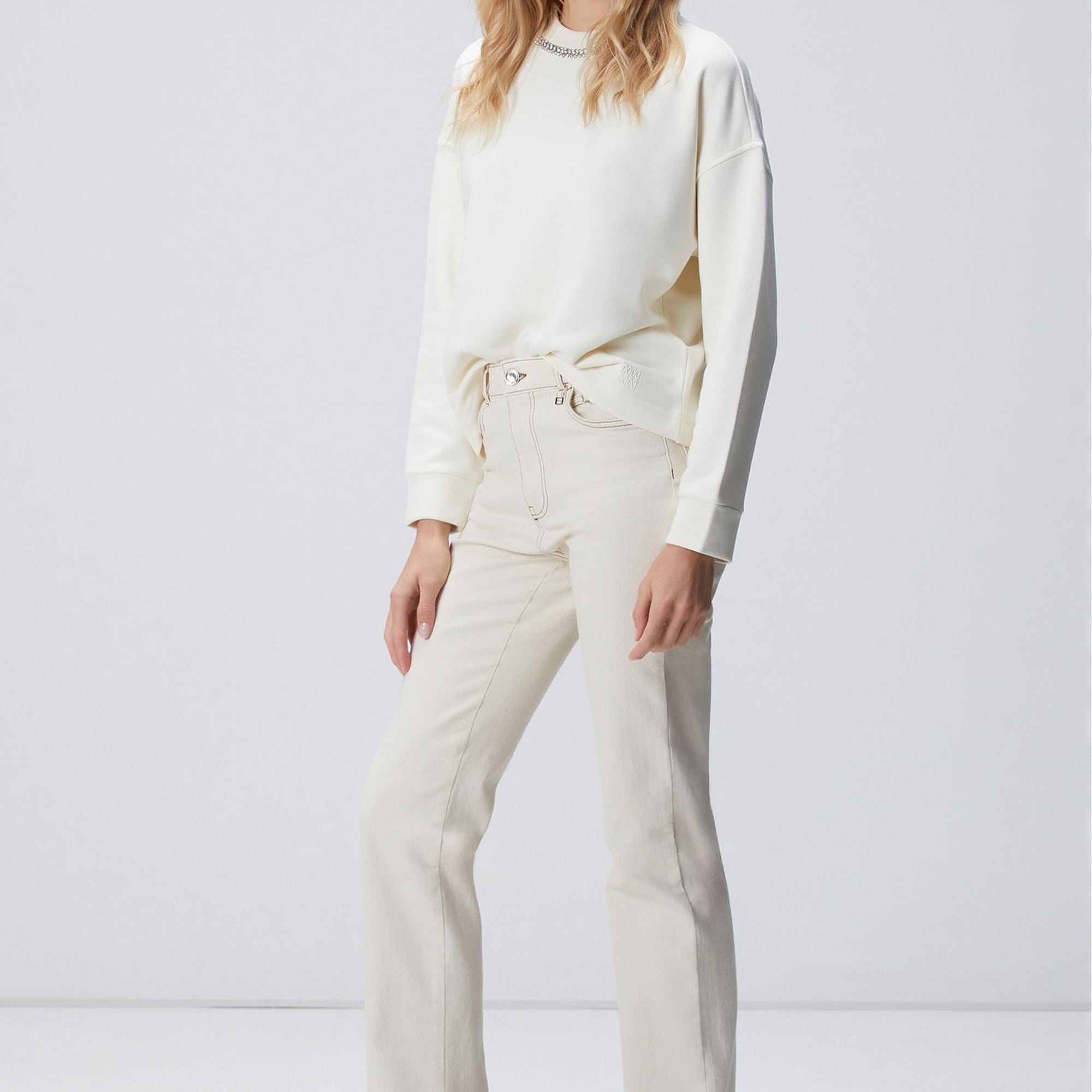 Network Kadın Kırık Beyaz Yakası Taş İşlemeli Sweatshirt