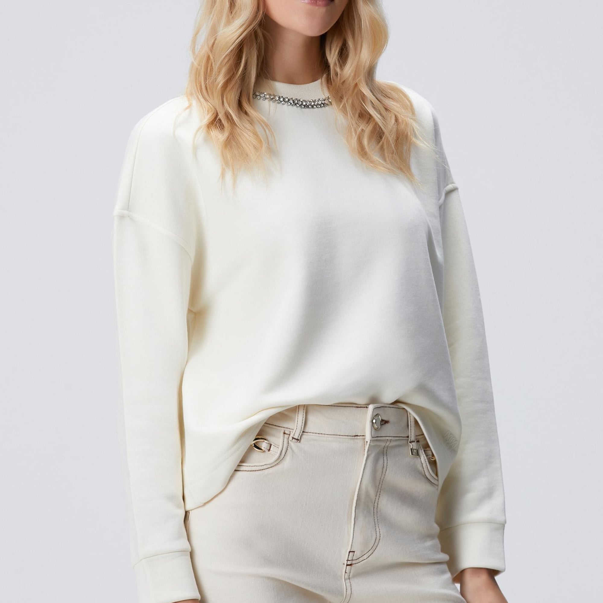 Network Kadın Kırık Beyaz Yakası Taş İşlemeli Sweatshirt