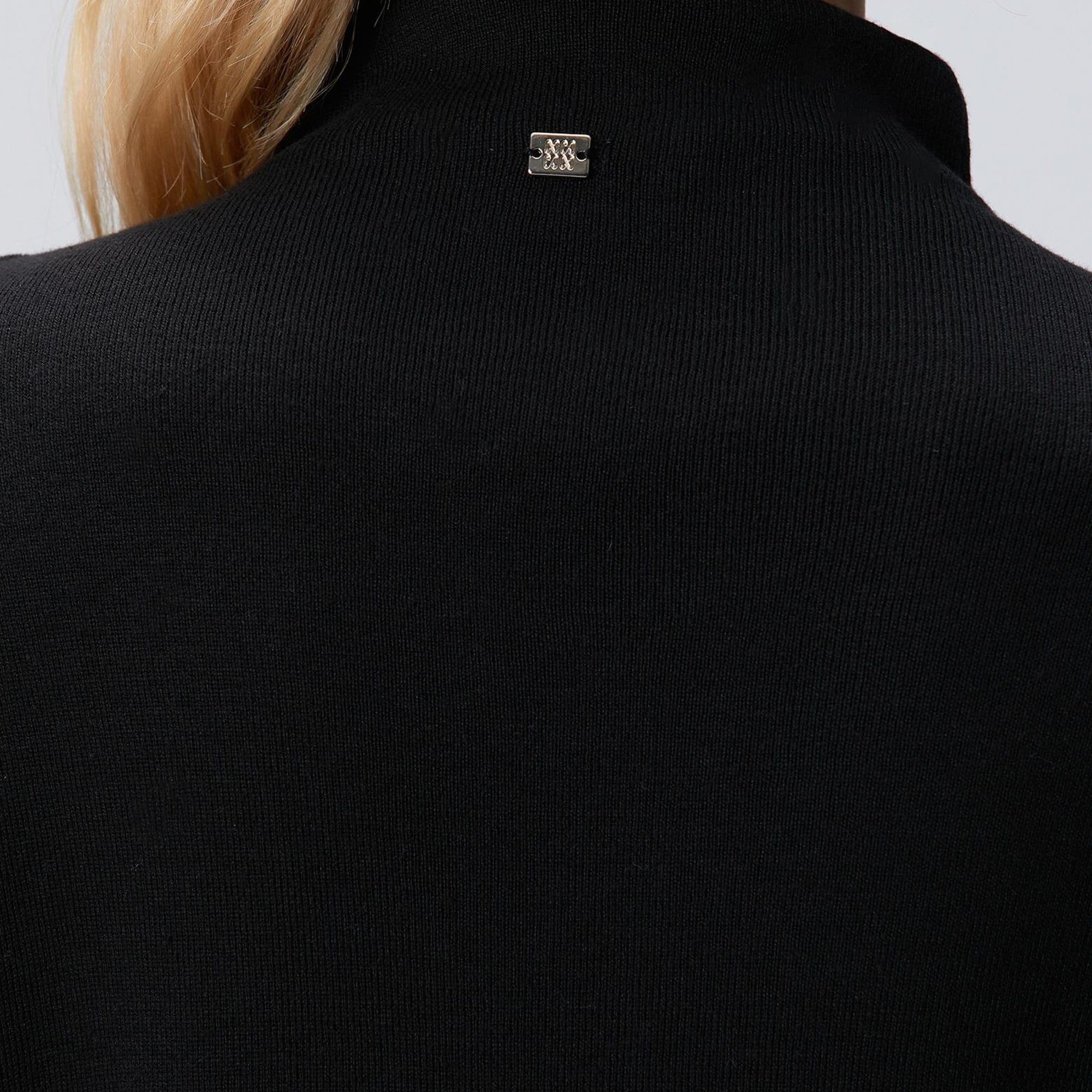 Network Kadın Siyah Dik Yaka Kısa Kollu Nervür Detaylı Kazak