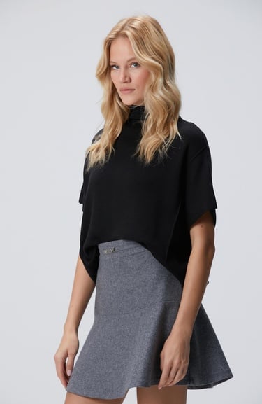  Network Kadın Siyah Dik Yaka Kısa Kollu Nervür Detaylı Kazak