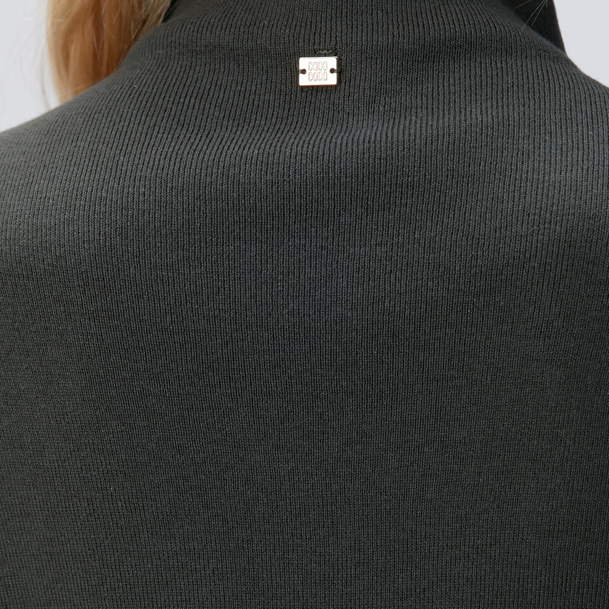 Network Kadın Haki Dik Yaka Kısa Kollu Nervür Detaylı Kazak