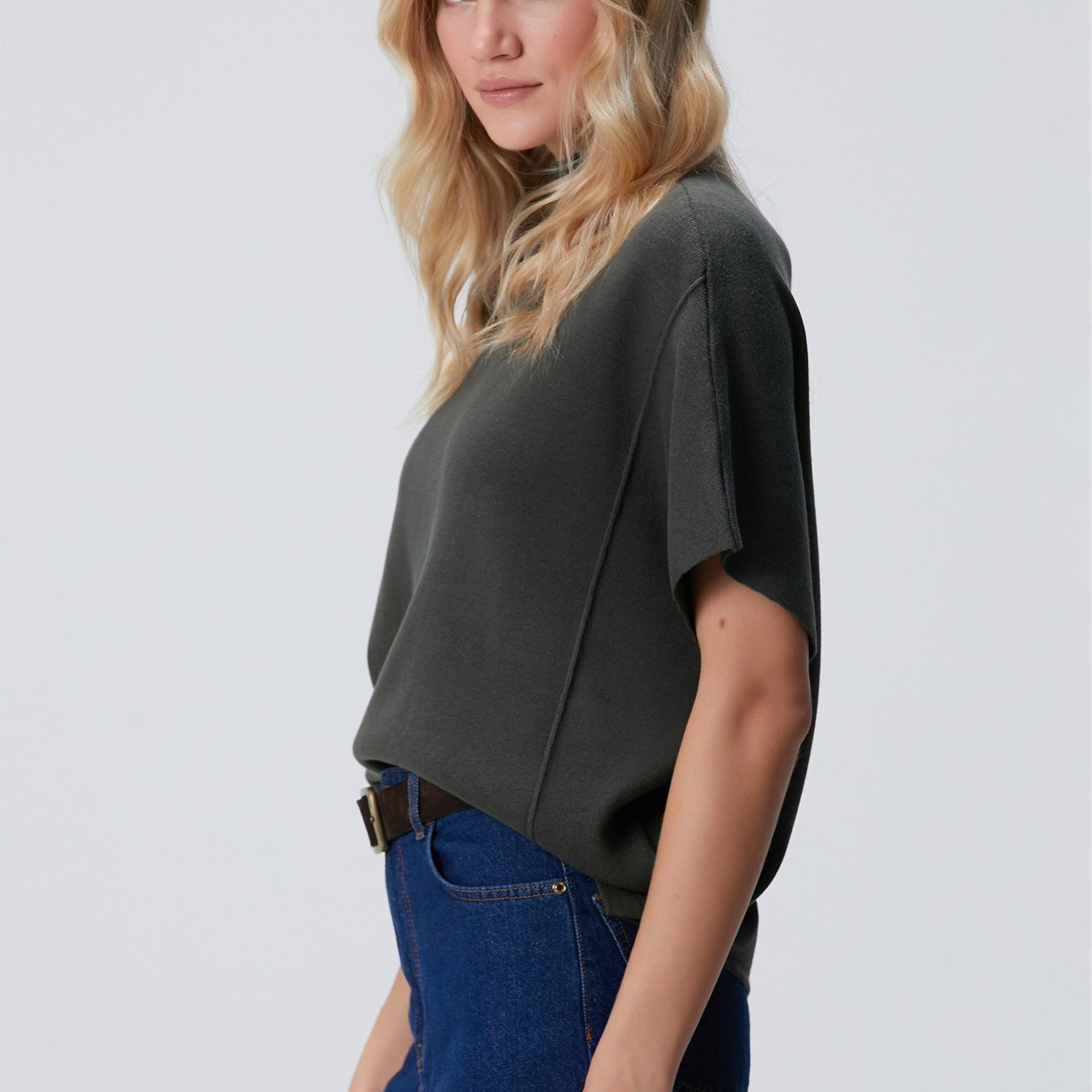 Network Kadın Haki Dik Yaka Kısa Kollu Nervür Detaylı Kazak