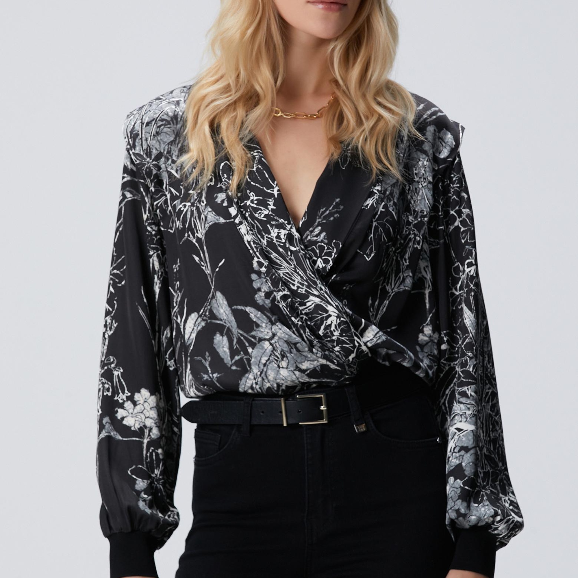 Network Kadın Siyah Kırık Beyaz Desenli Bluz