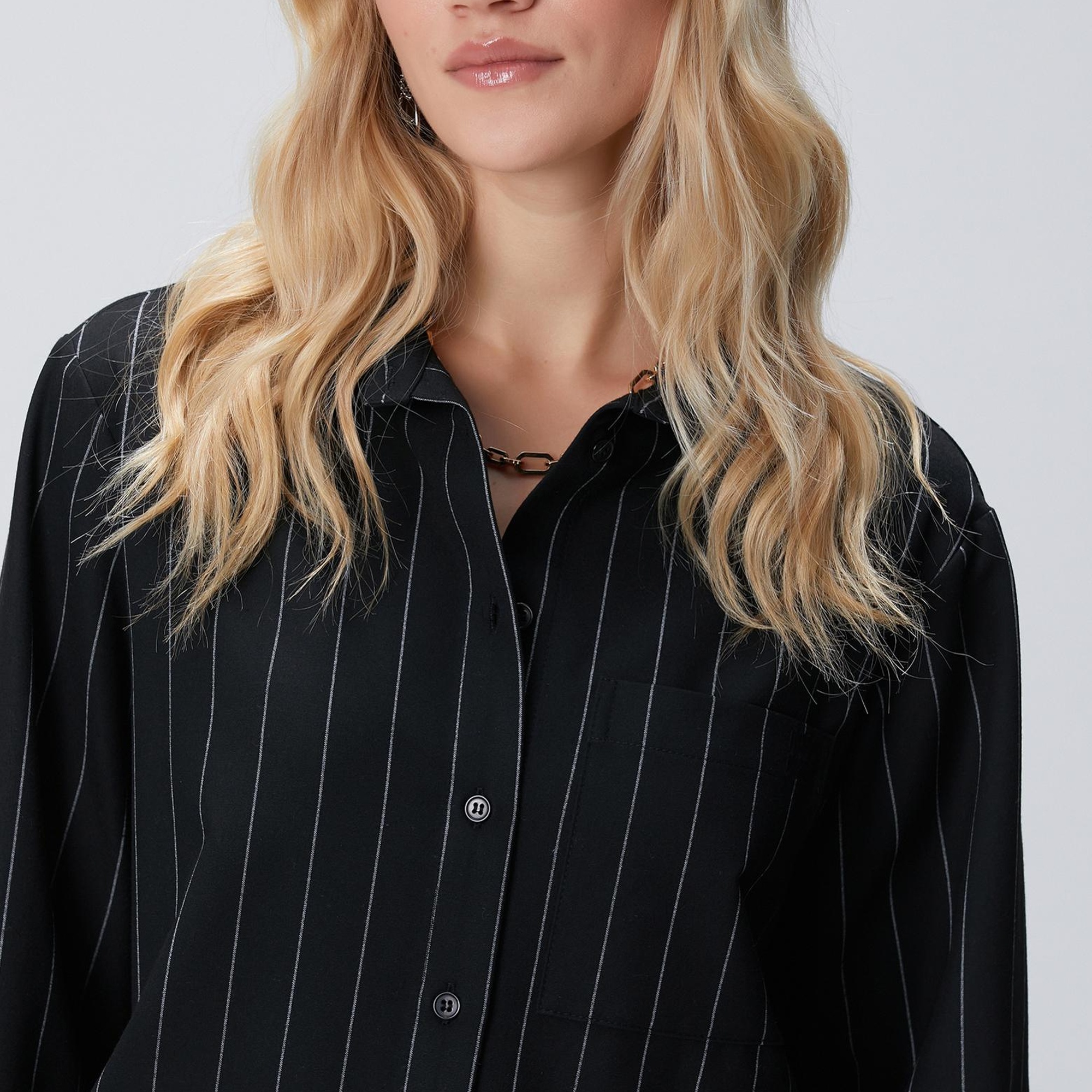 Network Kadın Siyah Çizgi Desenli Nakış Detaylı Gömlek
