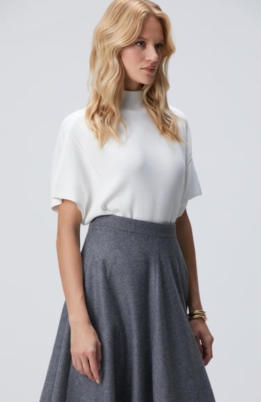  Network Kadın Kırık Beyaz Dik Yaka Kısa Kollu Nervür Detaylı Kazak