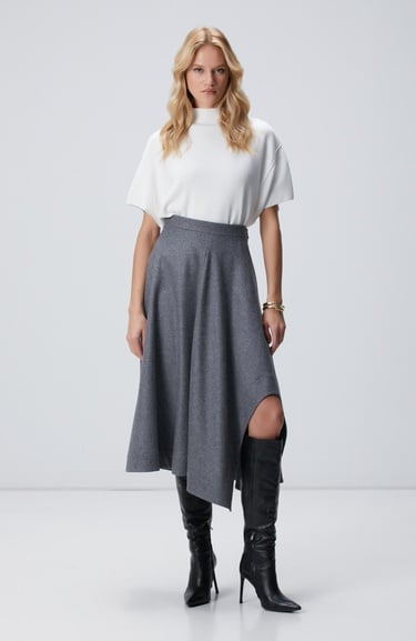  Network Kadın Kırık Beyaz Dik Yaka Kısa Kollu Nervür Detaylı Kazak